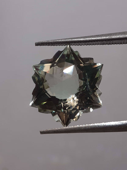 Natural green Amethyst - 4.39 ct - Hexagon - Snowflake - heated - certified by NGB - Natural Gems Belgium