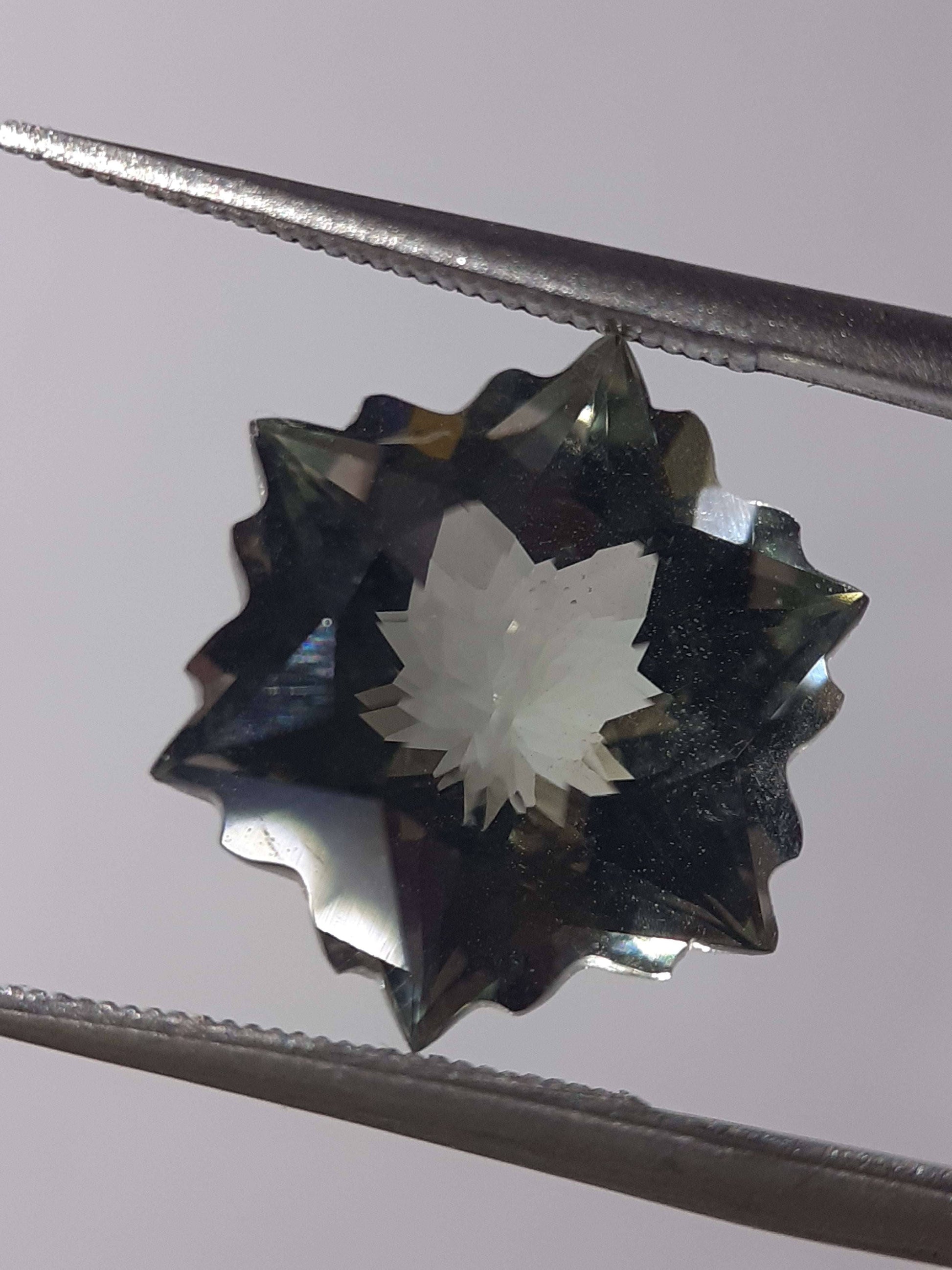 Natural green Amethyst - 4.65 ct - Hexagon - Snowflake - heated - certified by NGB - Natural Gems Belgium