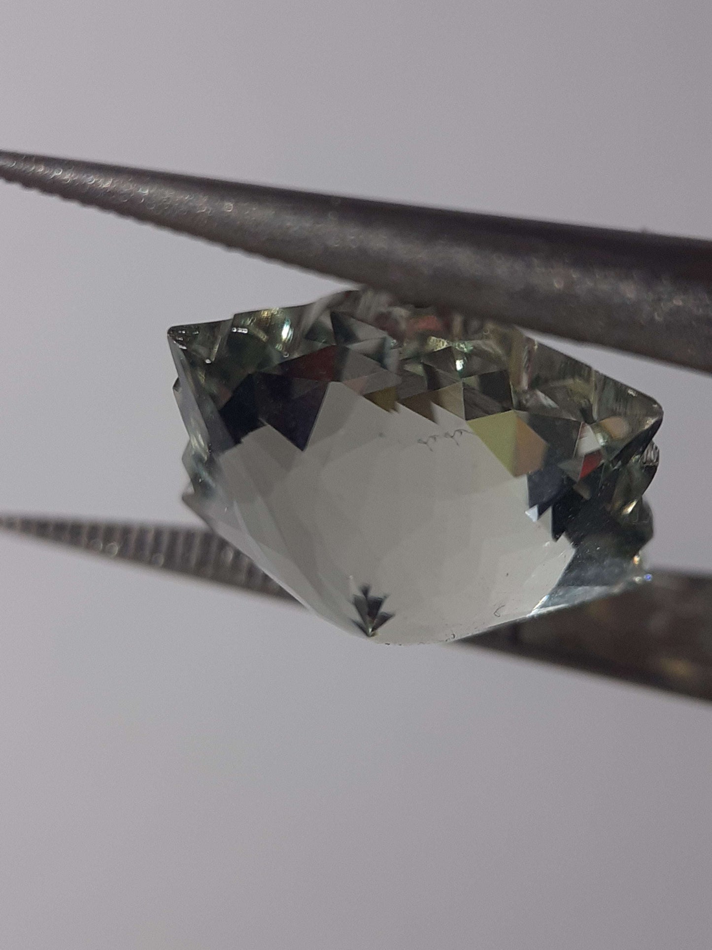 Natural green Amethyst - 4.65 ct - Hexagon - Snowflake - heated - certified by NGB - Natural Gems Belgium