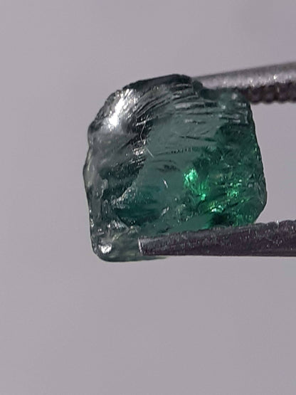 Natural Green Apatite - 0.56 ct - Rough Gemstone - unheated