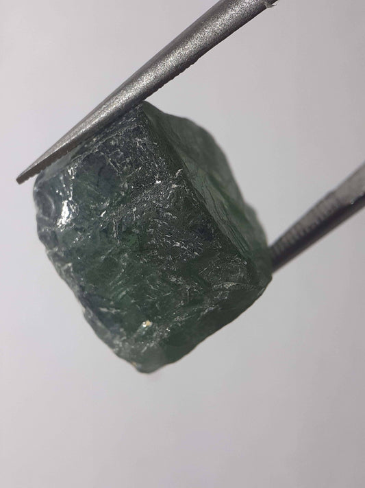 Natural green Apatite - facet quality - 15.913 ct - Rough Gemstone - certified natural