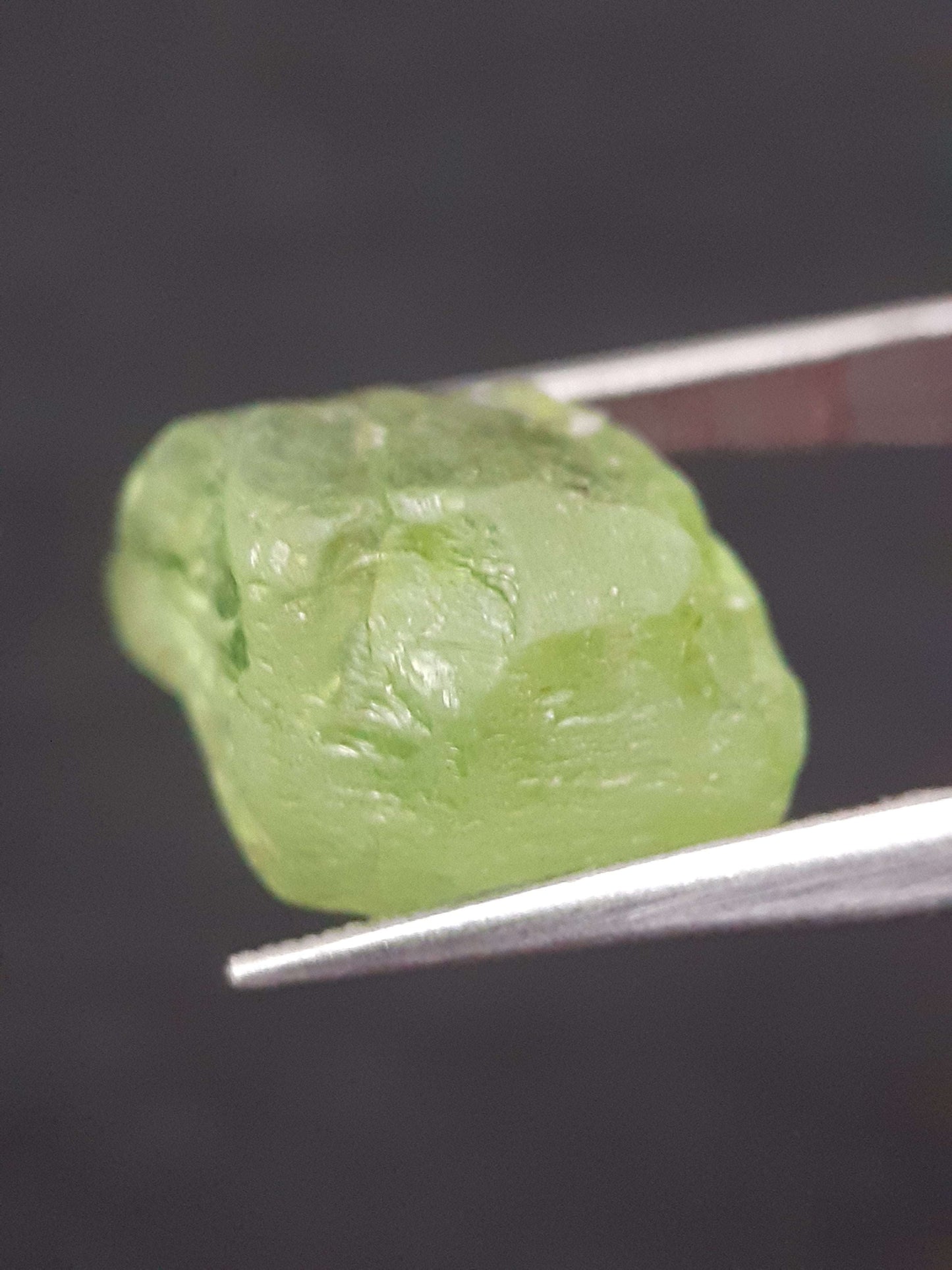 Natural Green Peridot - 10.005 ct - rough gemstone - for faceting - certified natural