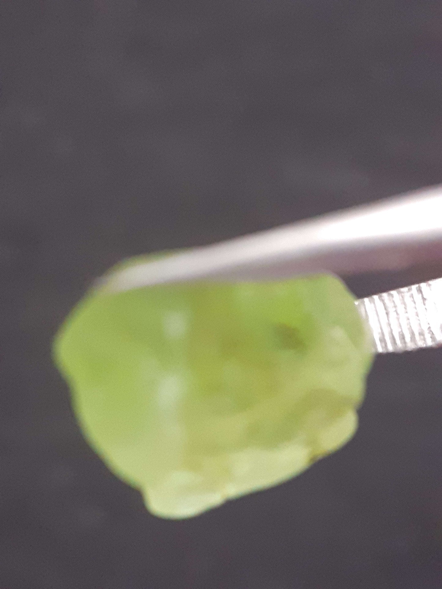 Natural Green Peridot - 10.005 ct - rough gemstone - for faceting - certified natural