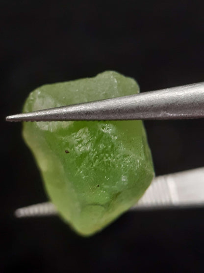 Natural Green Peridot - 10.284 ct - rough gemstone - for faceting - certified natural