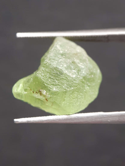 Natural Green Peridot - 10.634 ct - rough gemstone - for faceting - certified natural