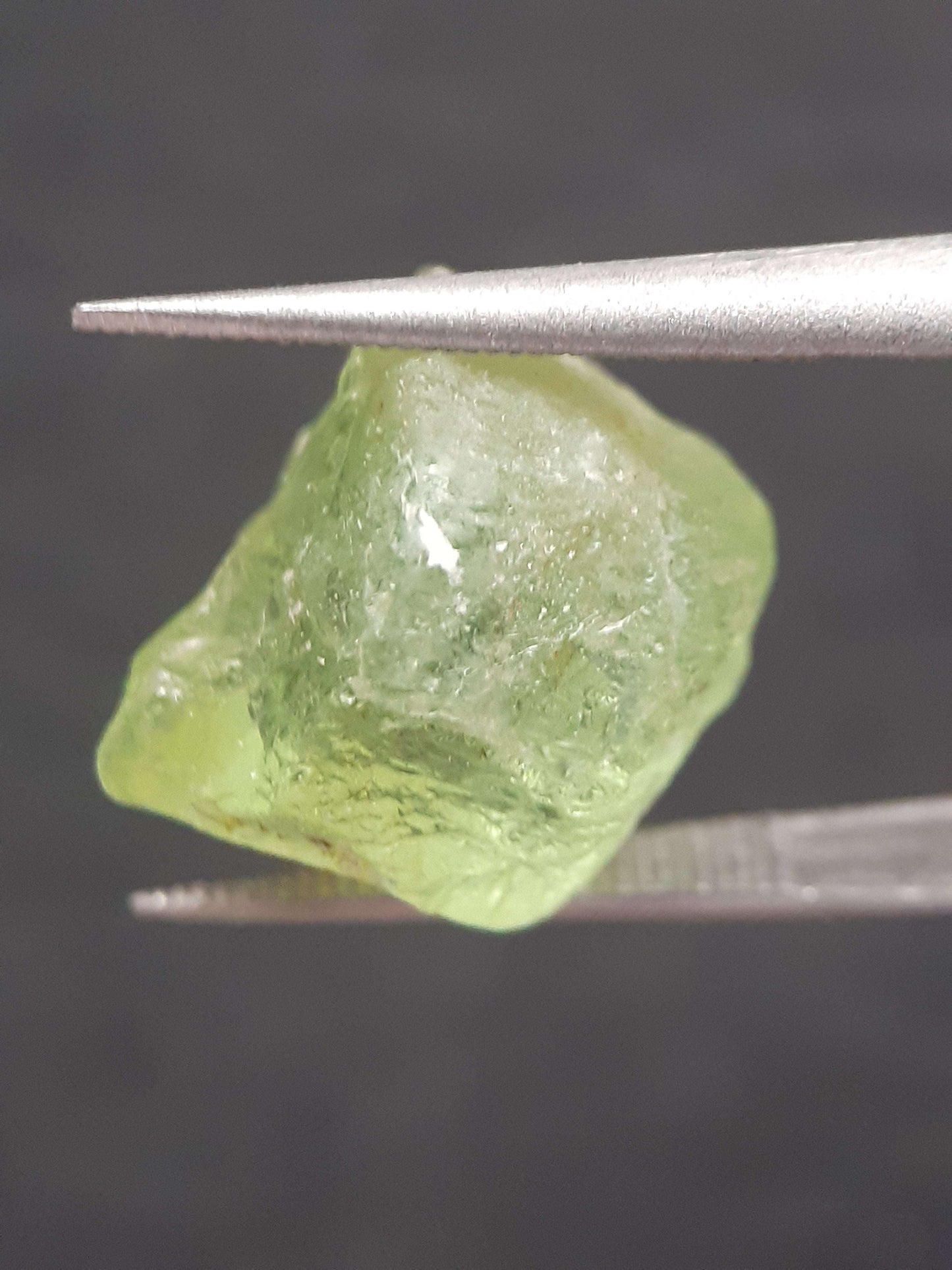 Natural Green Peridot - 10.634 ct - rough gemstone - for faceting - certified natural