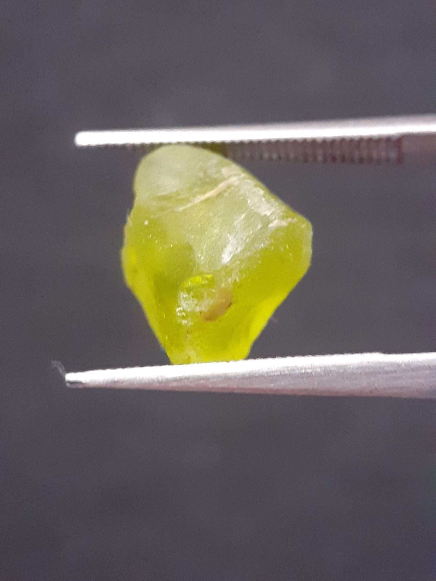 Natural Green Peridot - 3.984 ct - rough gemstone - for faceting - certified natural