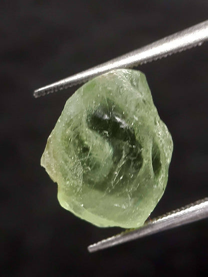 Natural Green Peridot - 4.994 ct - rough gemstone - for faceting - certified natural