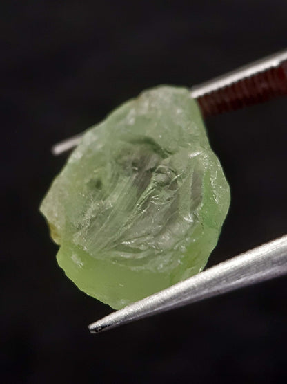 Natural Green Peridot - 4.994 ct - rough gemstone - for faceting - certified natural