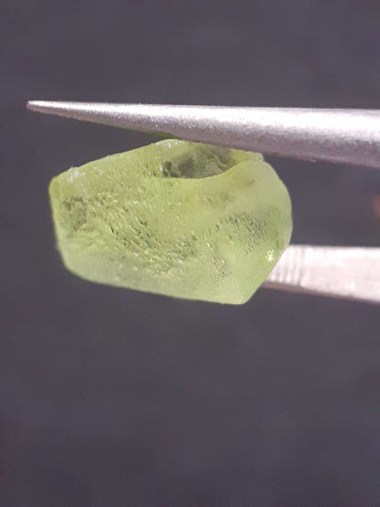 Natural Green Peridot - 5.708 ct - rough gemstone - for faceting - certified natural