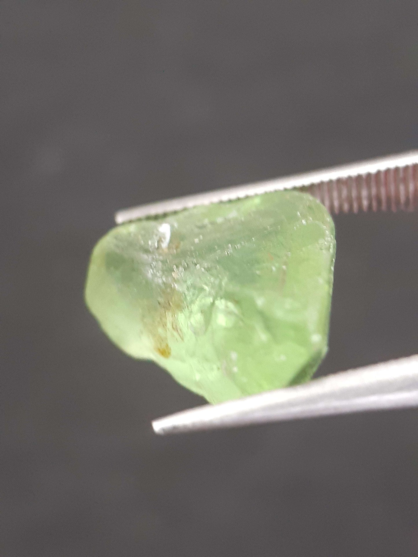 Natural Green Peridot - 5.754 ct - rough gemstone - for faceting - certified natural