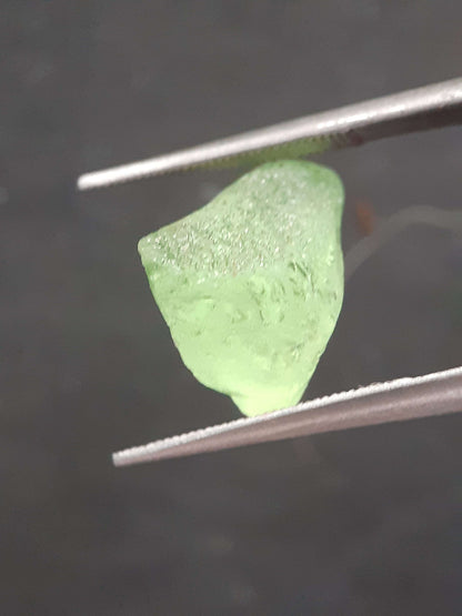 Natural Green Peridot - 6.295 ct - rough gemstone - for faceting - certified natural