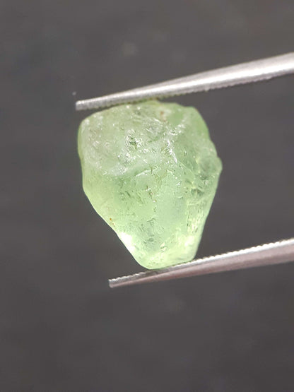 Natural Green Peridot - 6.333 ct - rough gemstone - for faceting - certified natural