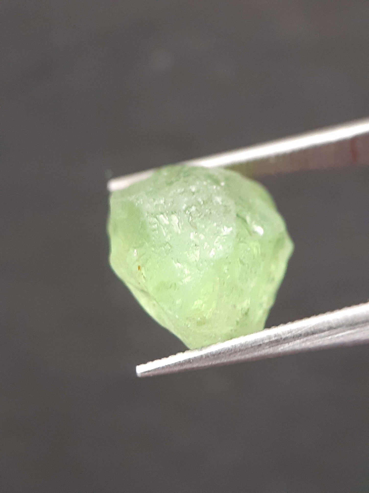 Natural Green Peridot - 6.333 ct - rough gemstone - for faceting - certified natural