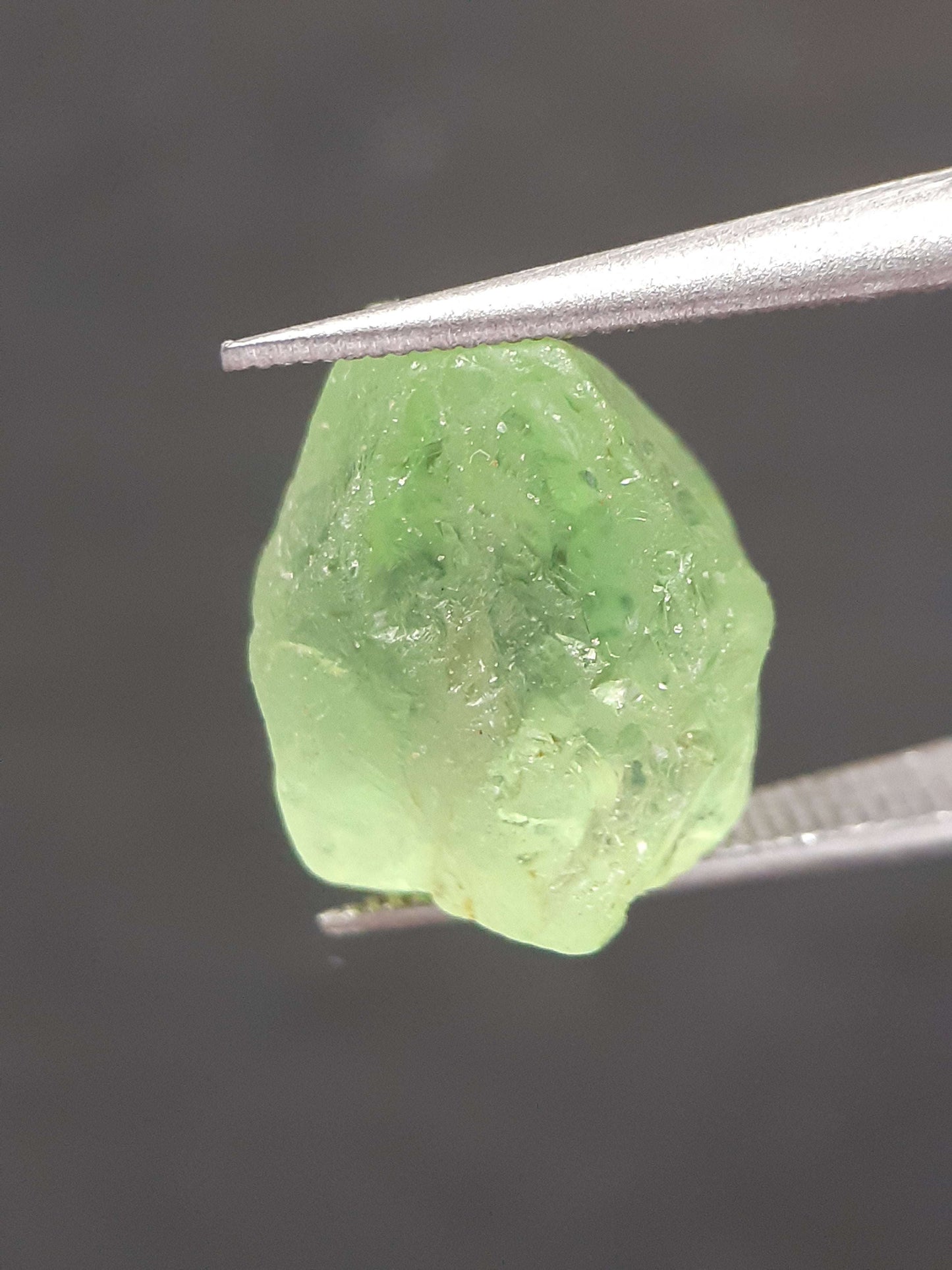 Natural Green Peridot - 6.333 ct - rough gemstone - for faceting - certified natural