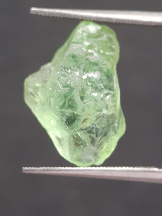 Natural Green Peridot - 6.589 ct - rough gemstone - for faceting - certified natural