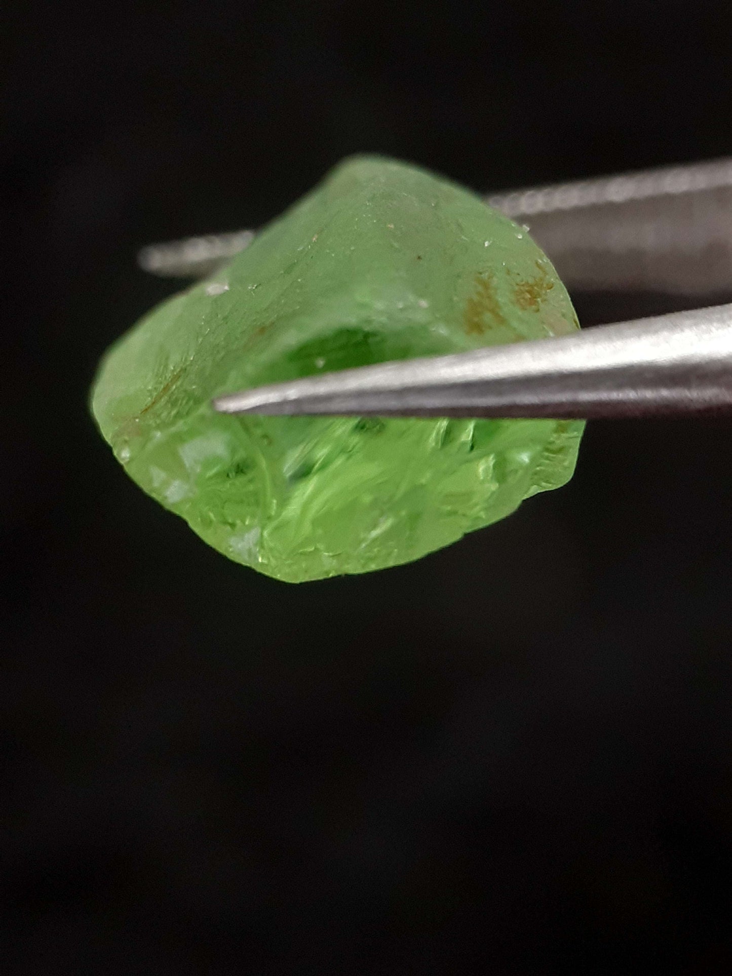 Natural Green Peridot - 7.083 ct - rough gemstone - for faceting - certified natural