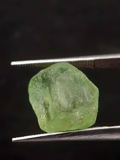 Natural Green Peridot - 7.455 ct - rough gemstone - for faceting - certified natural