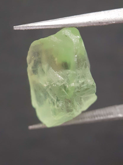 Natural Green Peridot - 9.014 ct - rough gemstone - for faceting - certified natural