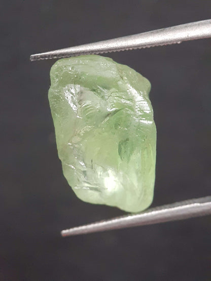 Natural Green Peridot - 9.014 ct - rough gemstone - for faceting - certified natural