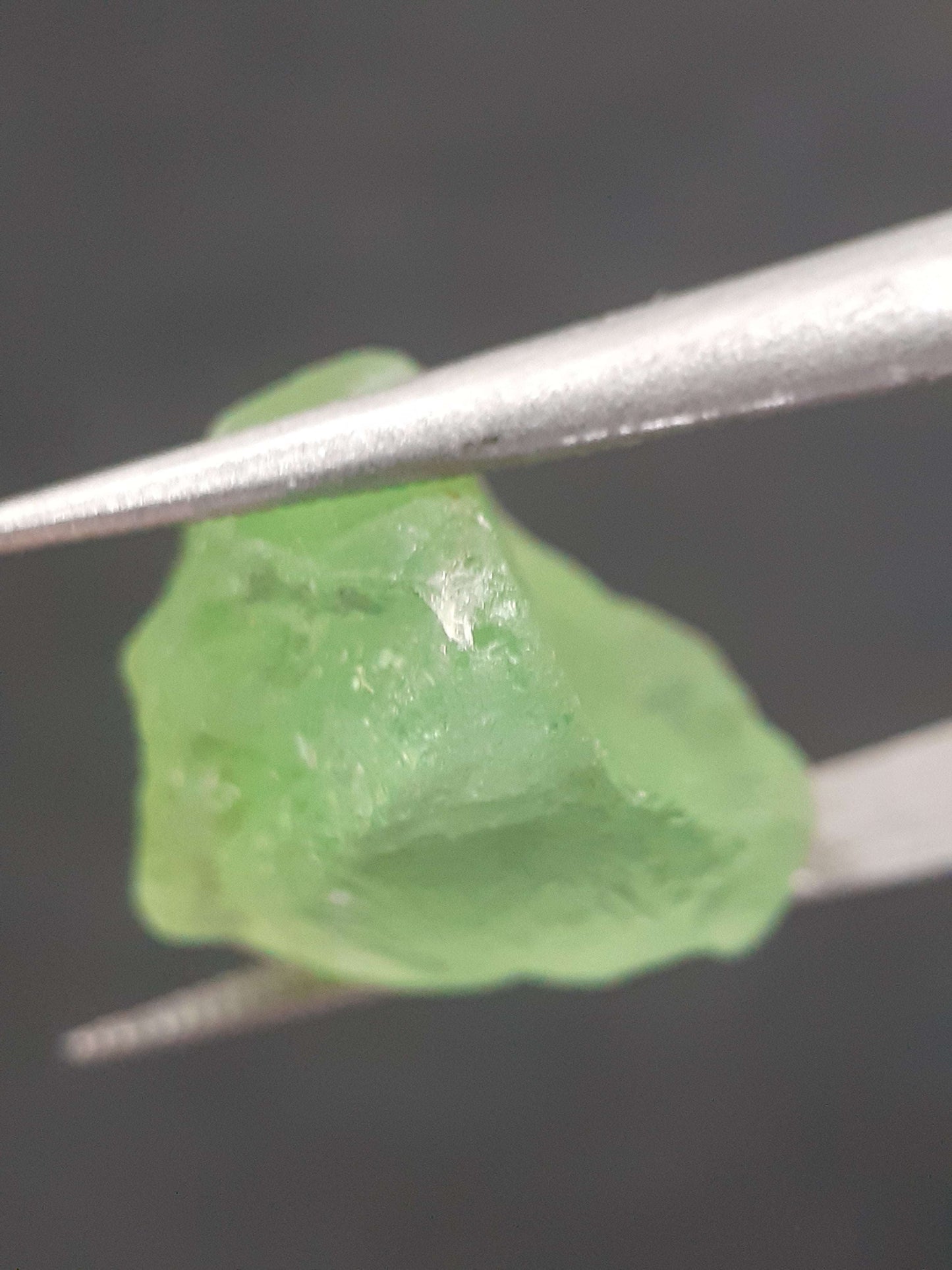 Natural Green Peridot - 9.279 ct - rough gemstone - facet quality- certified natural