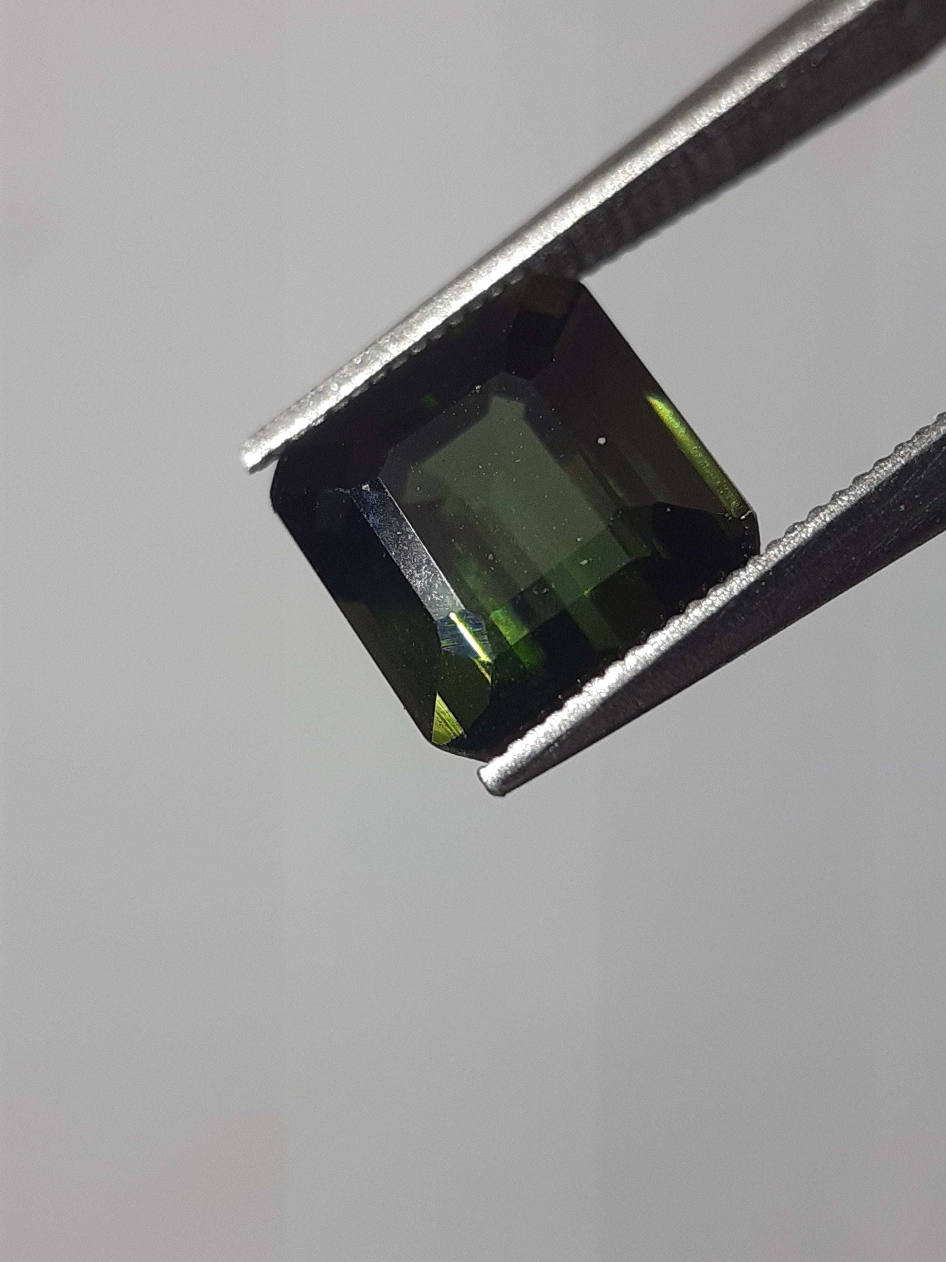 Natural Green Tourmaline - 1.76 ct - octagon - AAA grade - unheated - certified by NGB - Natural Gems Belgium