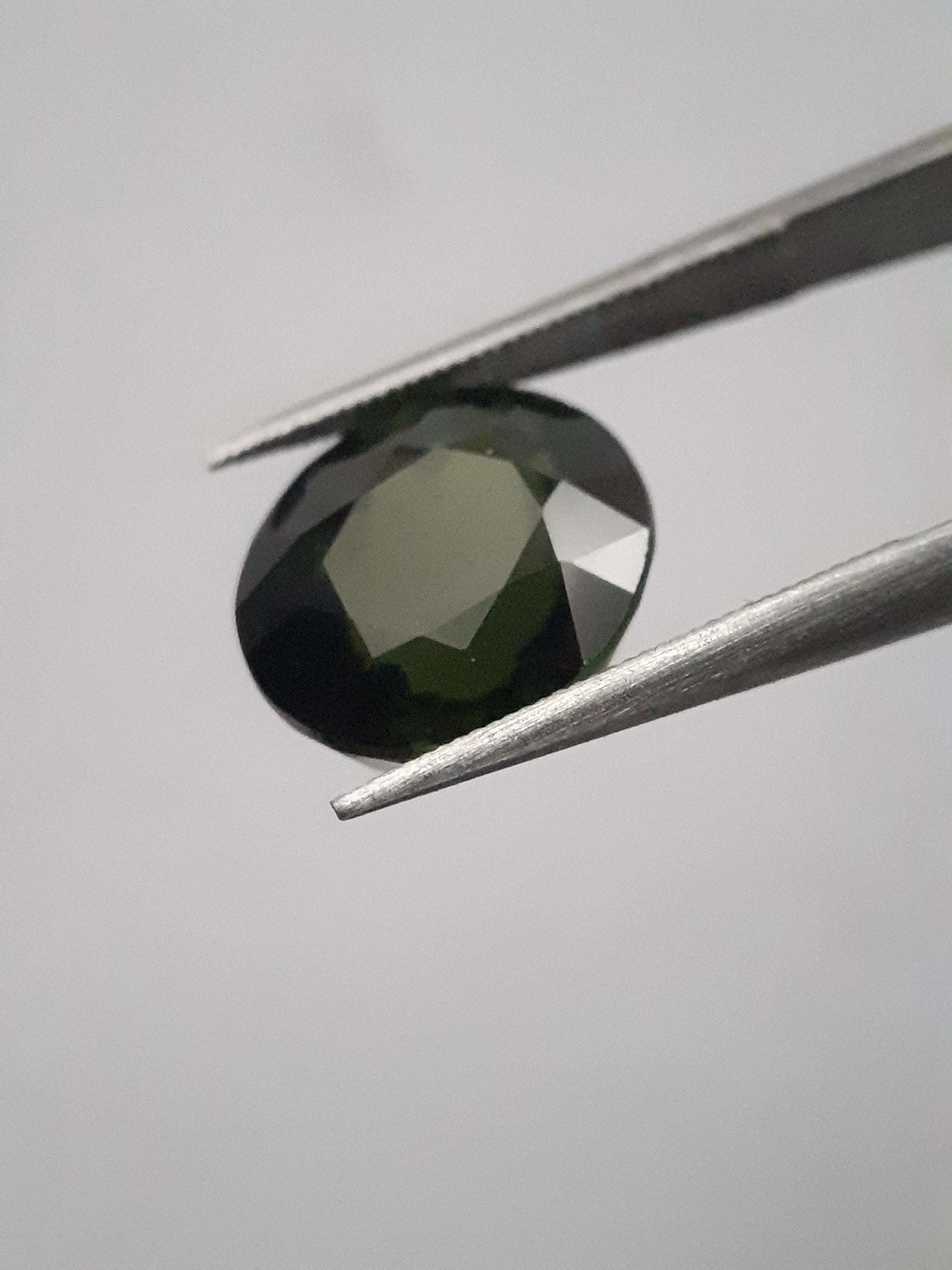 Natural Green Tourmaline - 4.14 ct - round - AAA grade - unheated - certified by NGB - Natural Gems Belgium