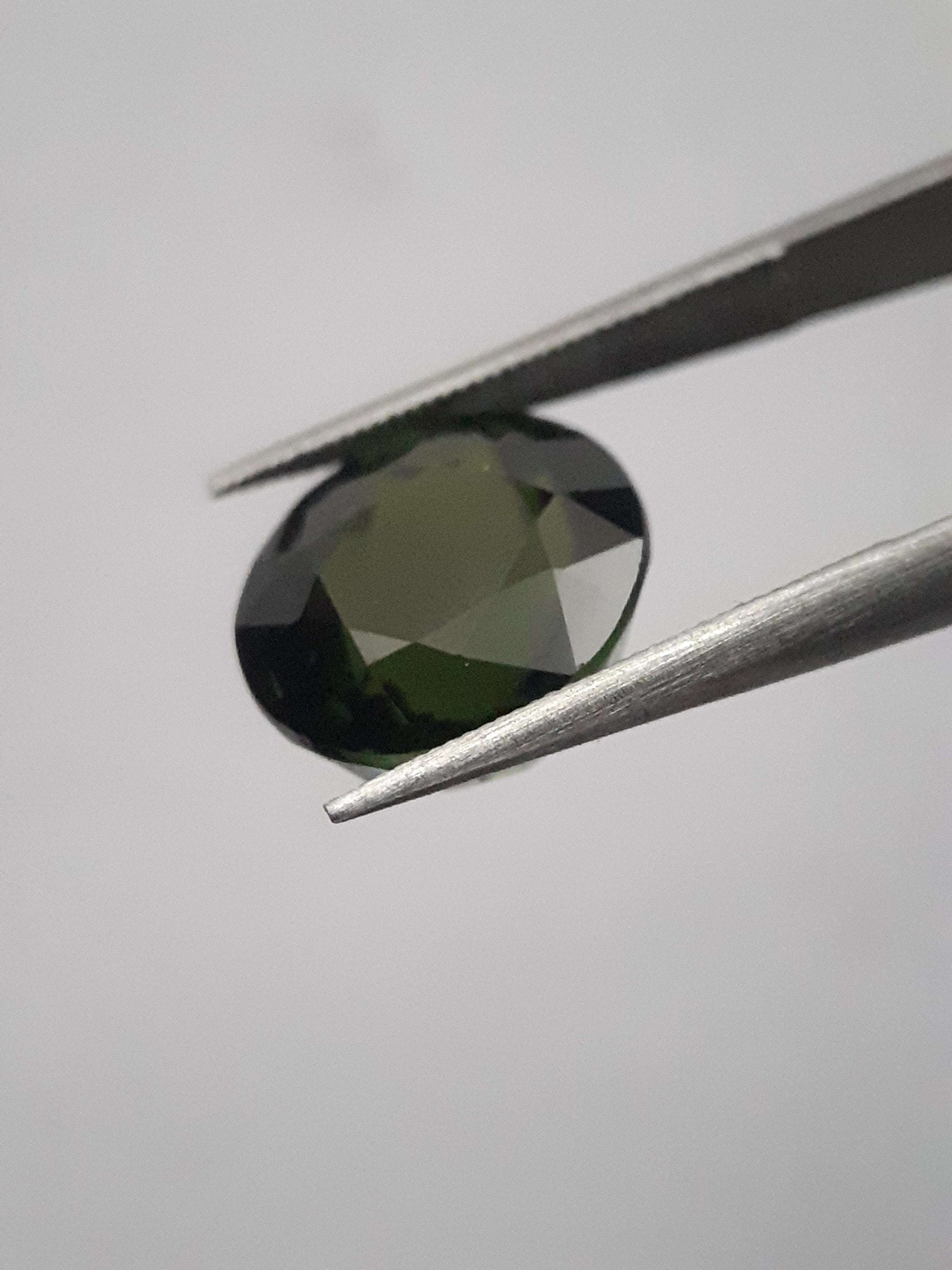 Natural Green Tourmaline - 4.14 ct - round - AAA grade - unheated - certified by NGB - Natural Gems Belgium