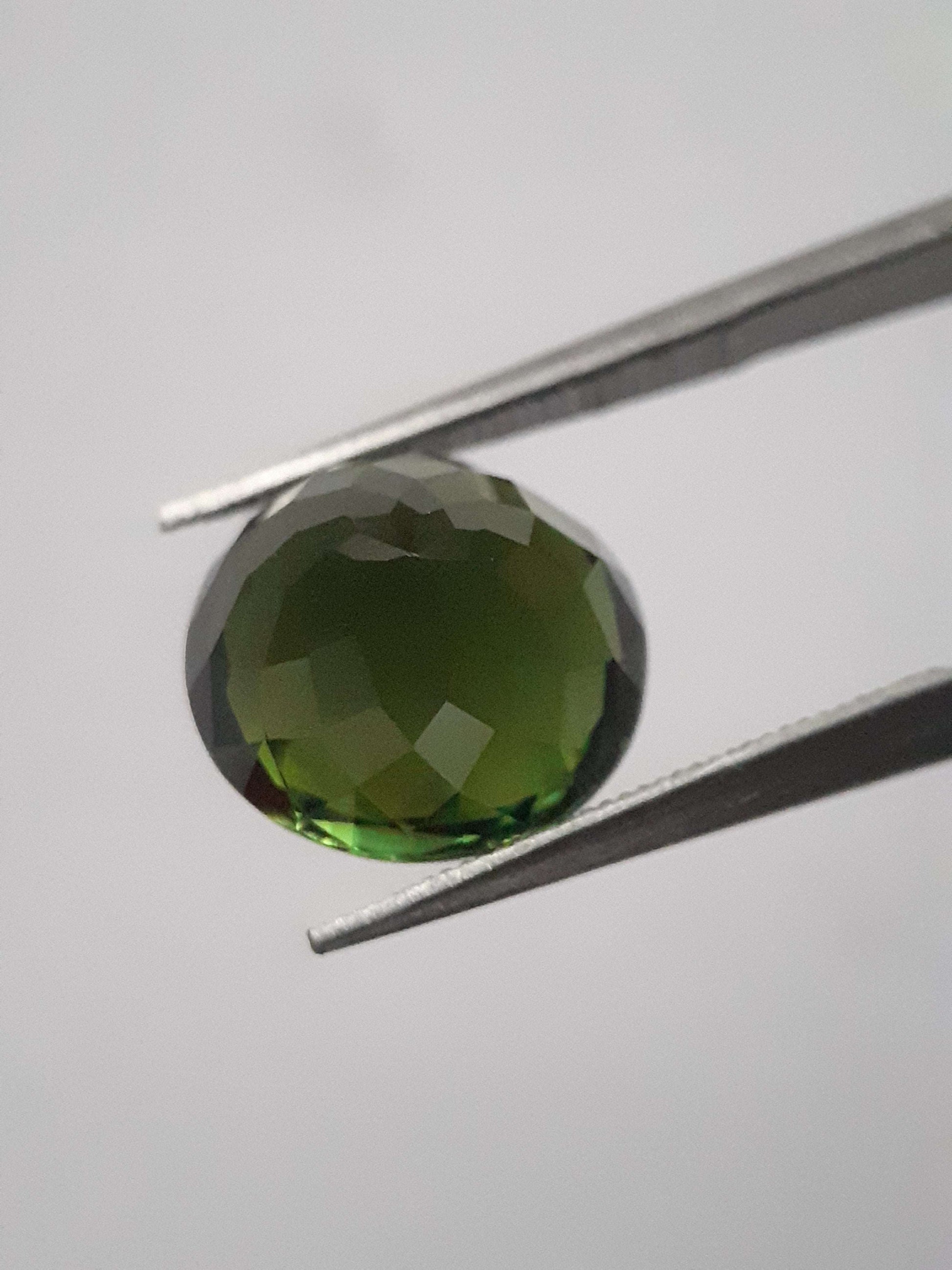 Natural Green Tourmaline - 4.14 ct - round - AAA grade - unheated - certified by NGB - Natural Gems Belgium