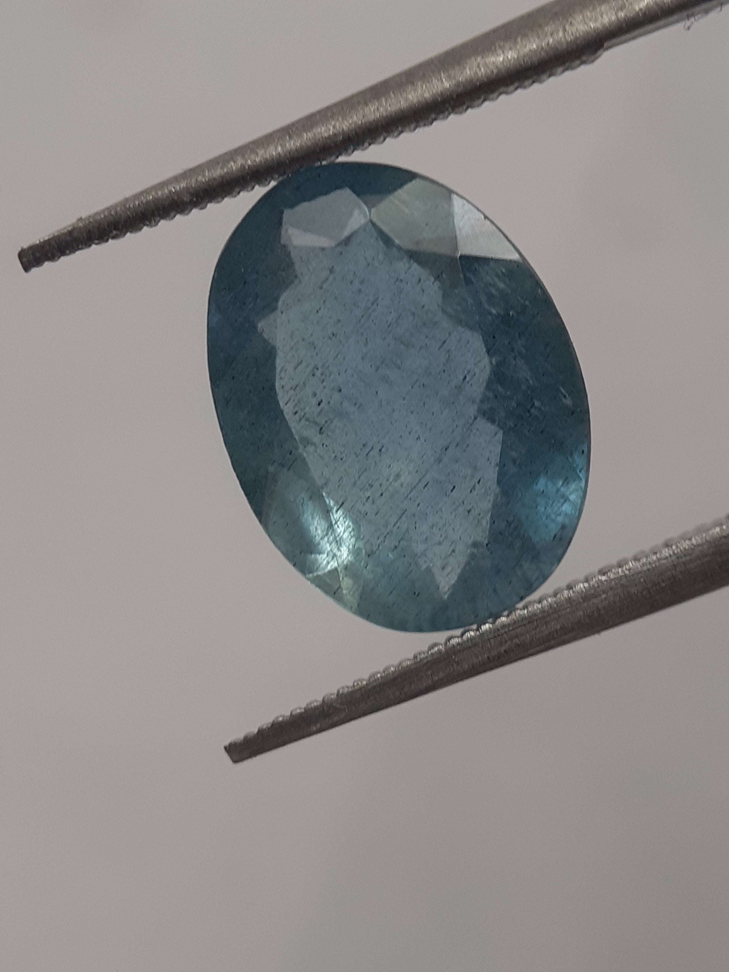 Natural greenish blue aquamarine - 2.46 ct - oval - unheated - certified by NGB - Natural Gems Belgium