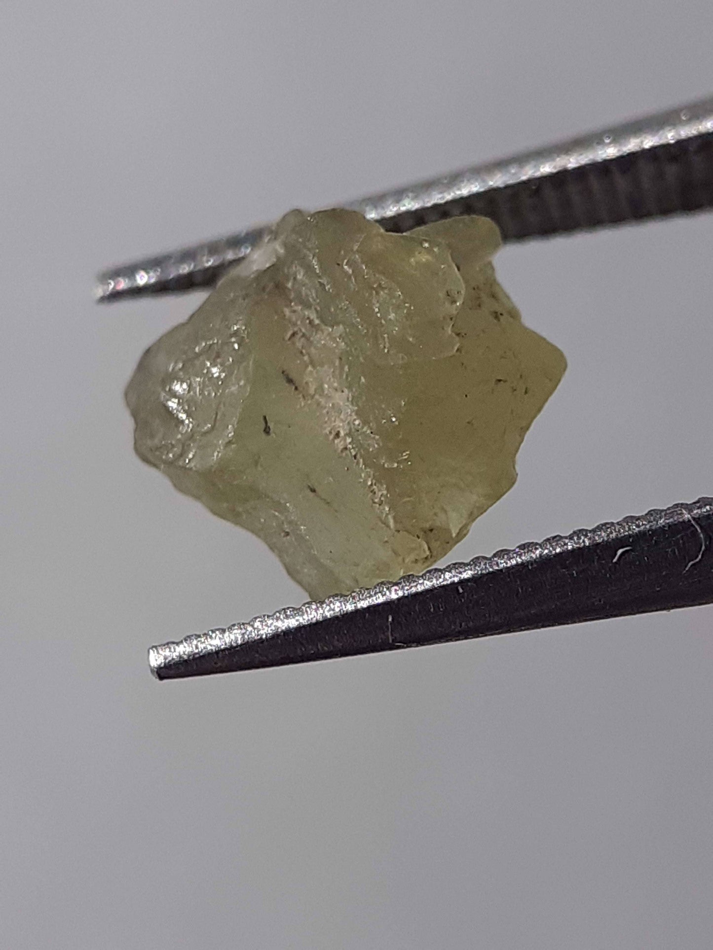 Natural Greenish Yellow Apatite - 1.19 ct - Rough Gemstone - unheated