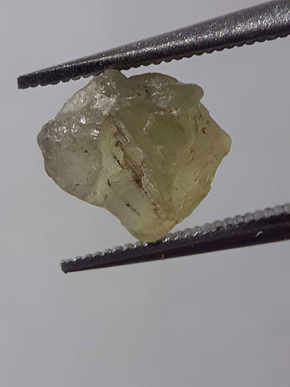 Natural Greenish Yellow Apatite - 1.19 ct - Rough Gemstone - unheated