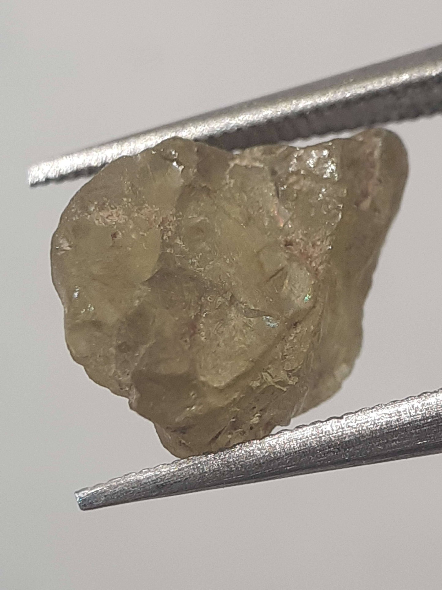 Natural Greenish Yellow Apatite - 2.88 ct - Rough Gemstone - unheated