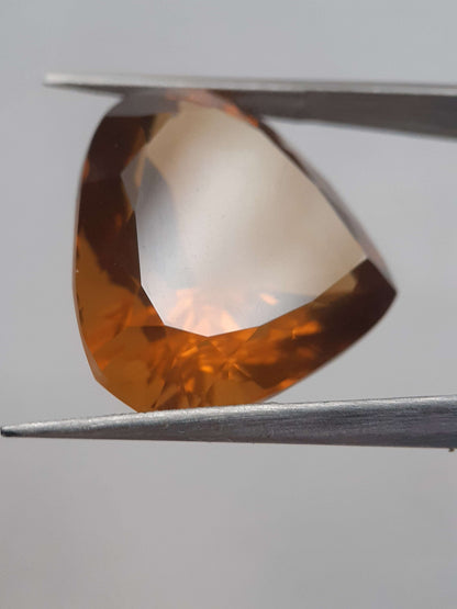 Natural honey color Citrine - 18.295 ct - pear - unheated