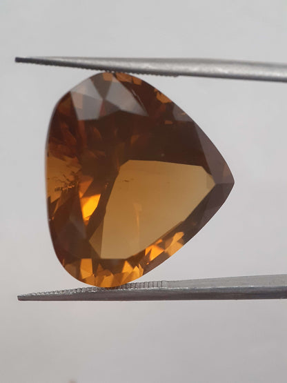 Natural honey color Citrine - 18.295 ct - pear - unheated