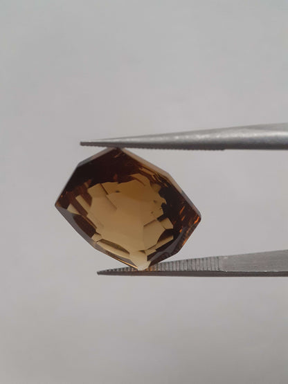 Natural honey color Citrine - 8.339 ct - hexagon - unheated - certified natural