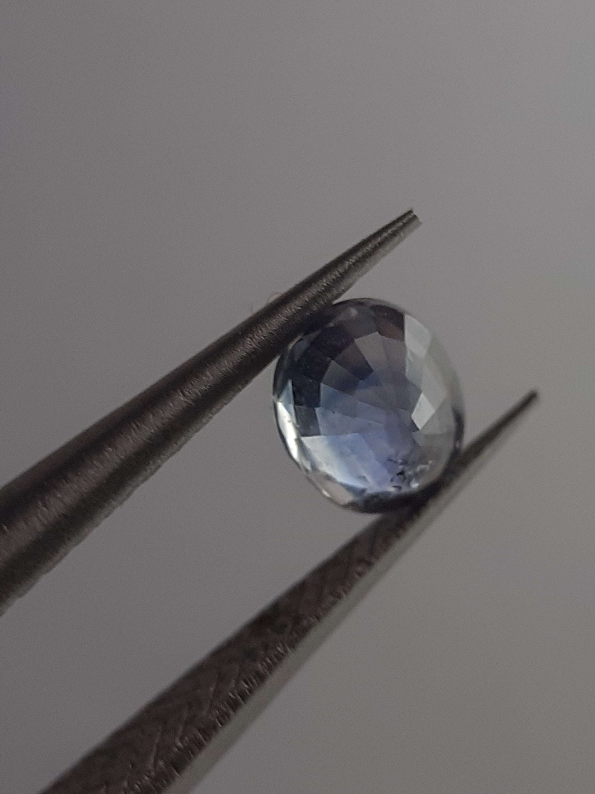 Natural light blue to deep Blue Sapphire - 0.31ct - oval - Heated - Madagascar - Certified by NGB - Natural Gems Belgium