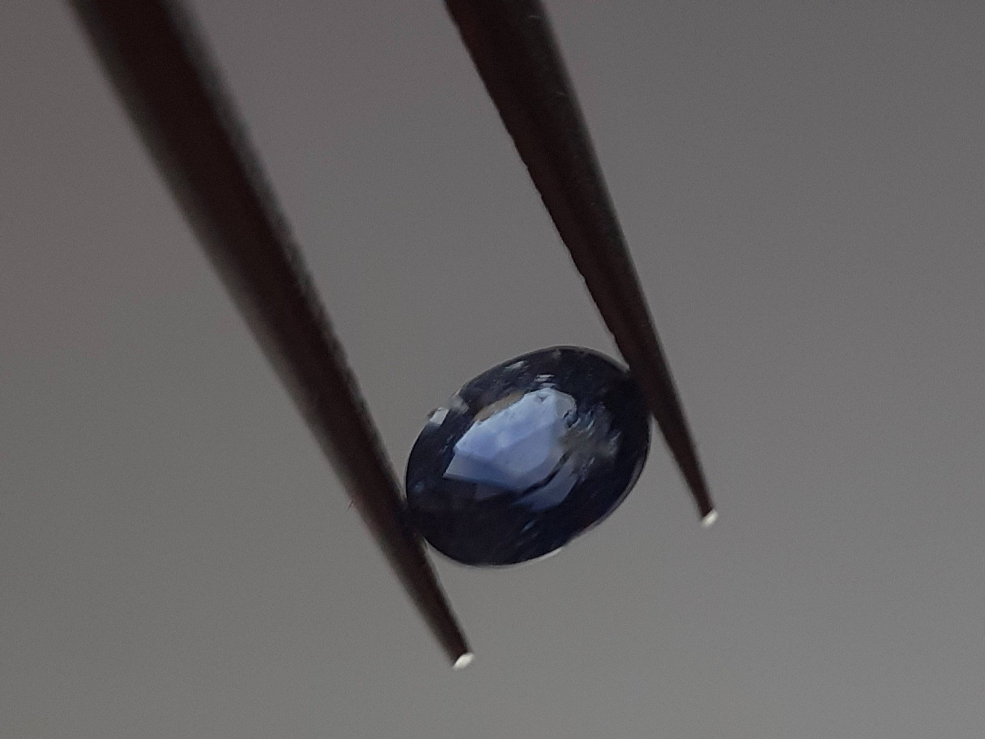 Natural light blue to deep Blue Sapphire - 0.31ct - oval - Heated - Madagascar - Certified by NGB - Natural Gems Belgium