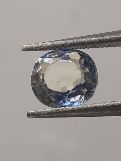 Natural light greenish blue sapphire - 1.00 ct - Oval - heated - certified by NGB - Natural Gems Belgium