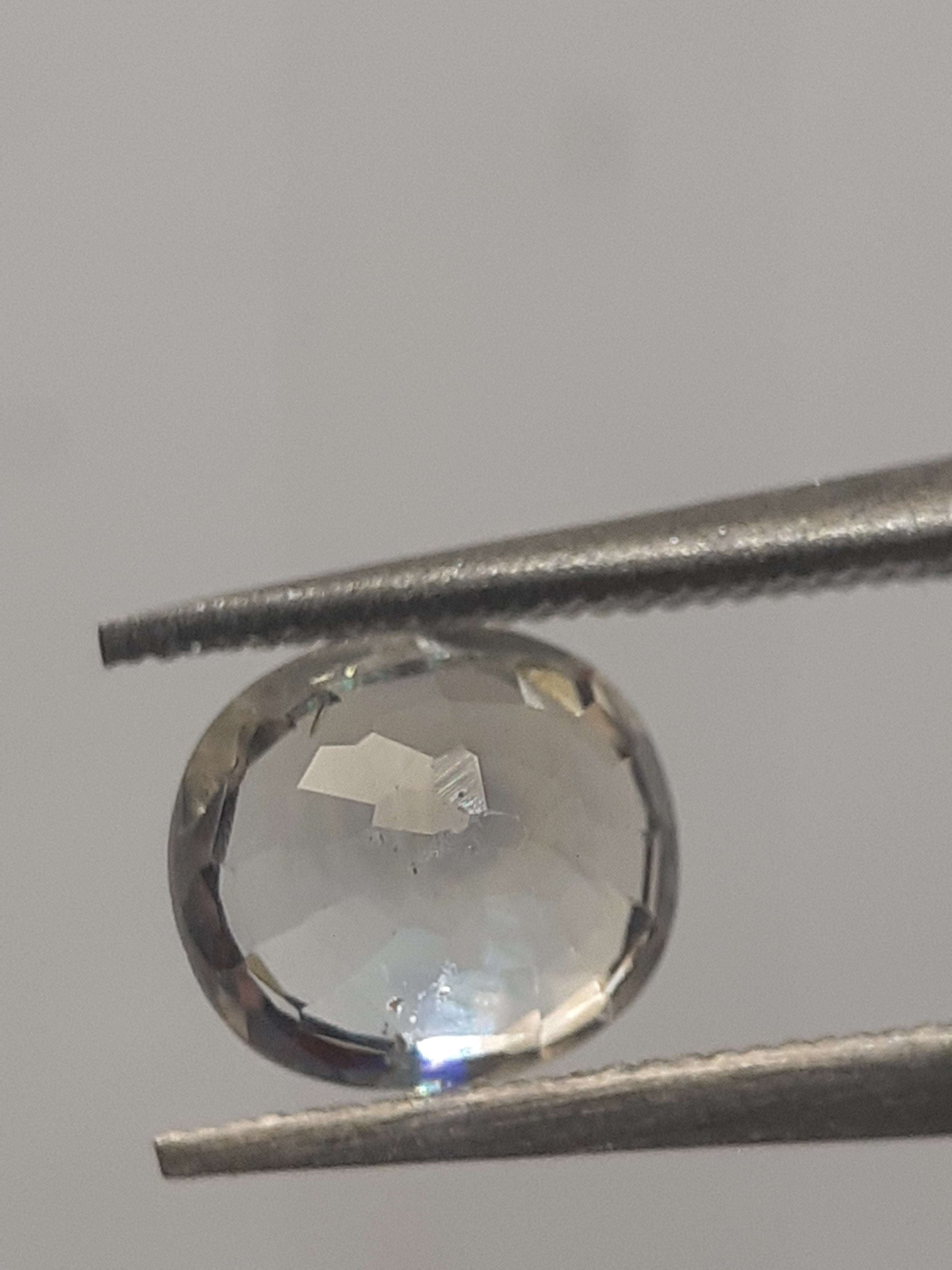 Natural light greenish blue sapphire - 1.00 ct - Oval - heated - certified by NGB - Natural Gems Belgium