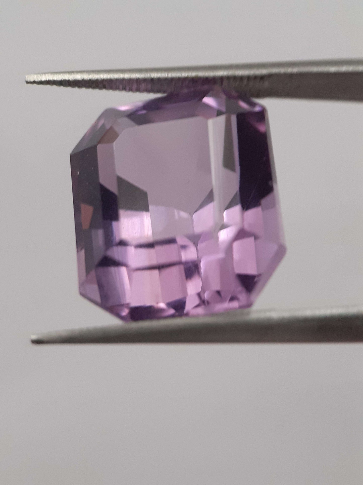 Natural light purple Amethyst - 11.984 ct - octagon - certified natural