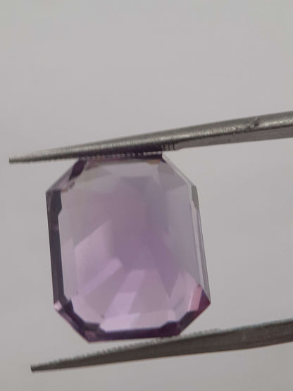 Natural light purple Amethyst - 11.984 ct - octagon - certified natural