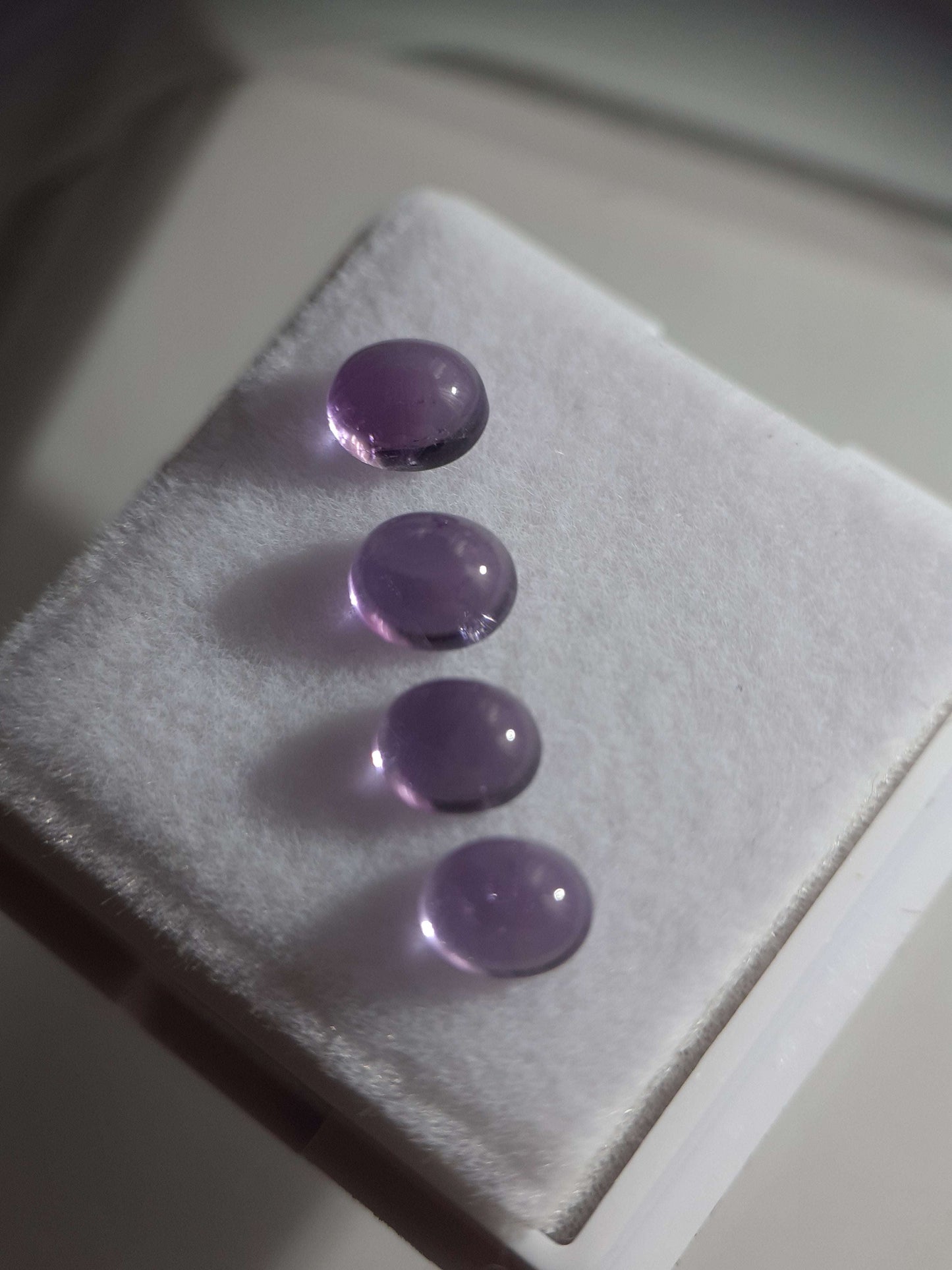 Natural light purple Amethyst - set of 4 - 1.53 tcw - oval cabochon - approx 5 x 4 mm - unheated