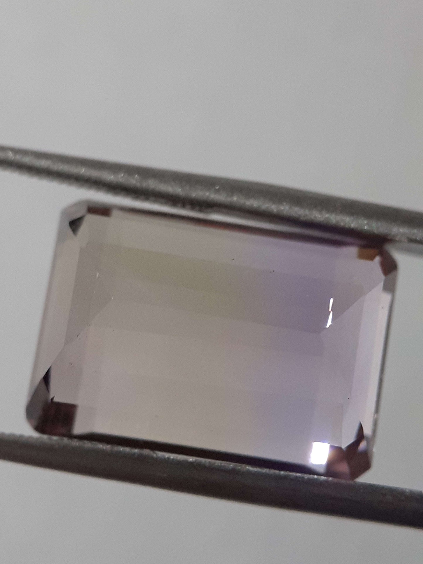 Natural light purple and purplish yellow Ametrine - 9.83 ct - octagon - unheated - Bolivia - certified by NGB