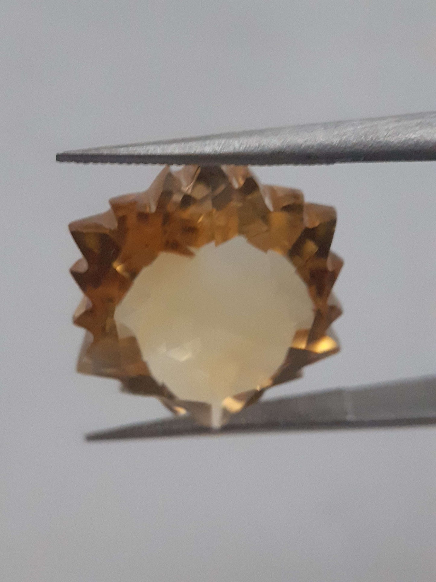 Natural light yellow Citrine - 9.990 ct - hexagon - unheated