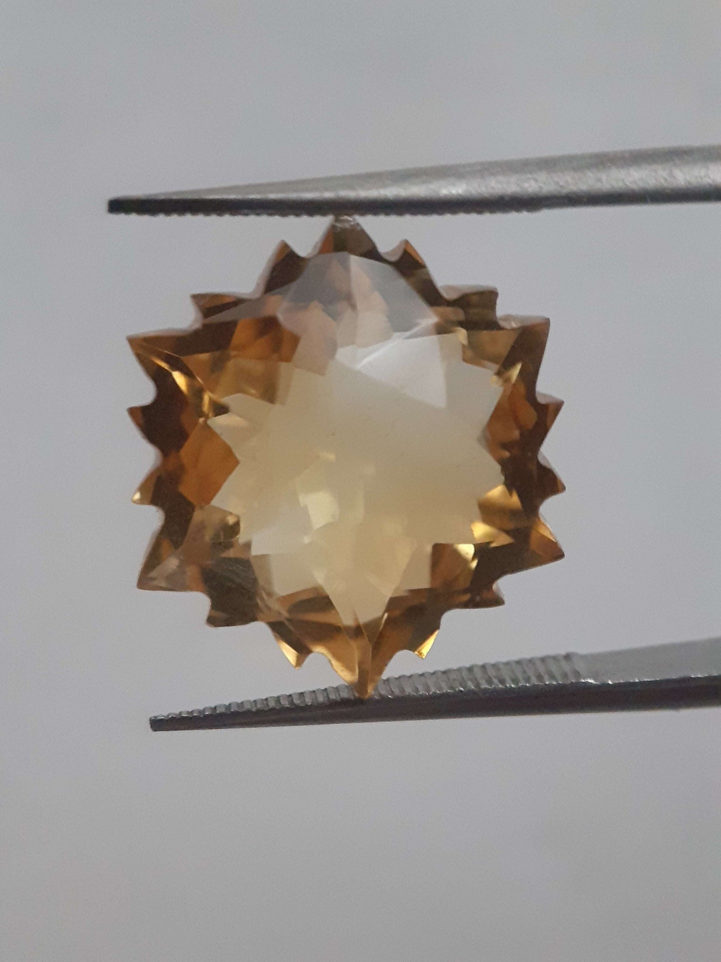 Natural light yellow Citrine - 9.990 ct - hexagon - unheated