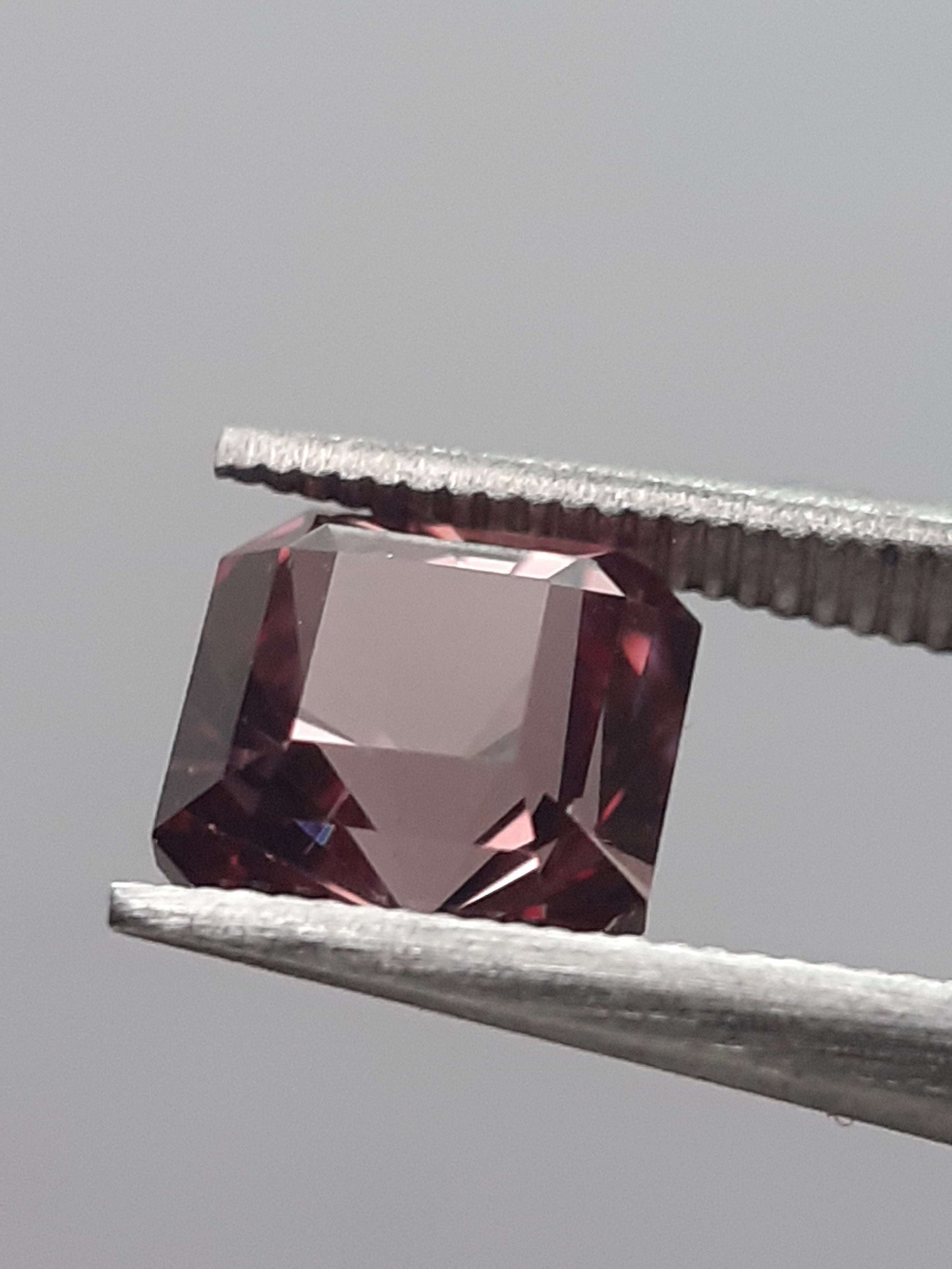 Natural Malaya Garnet - 1.19 ct - Square Octagon - unheated - Africa - certified by NGB - Natural Gems Belgium