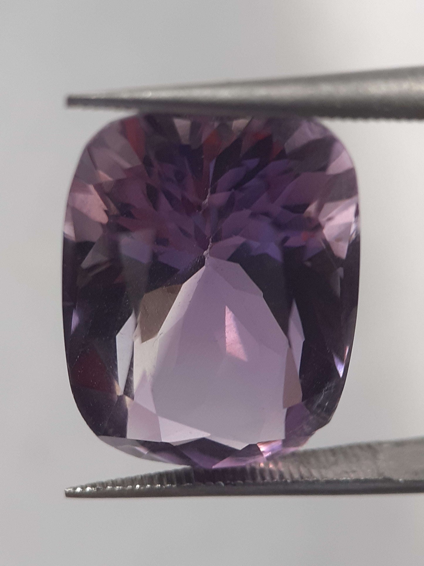 Natural medium purple Amethyst - 11.27 ct - cushion - unheated - certified by NGB