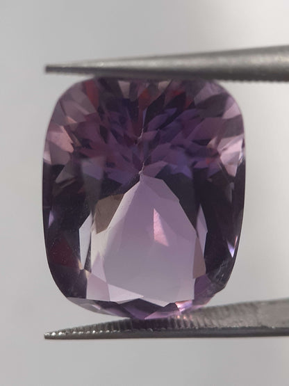 Natural medium purple Amethyst - 11.27 ct - cushion - unheated - certified by NGB