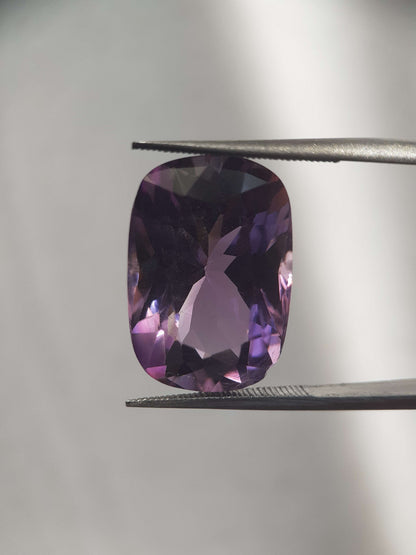 Natural medium purple Amethyst - 11.27 ct - cushion - unheated - certified by NGB